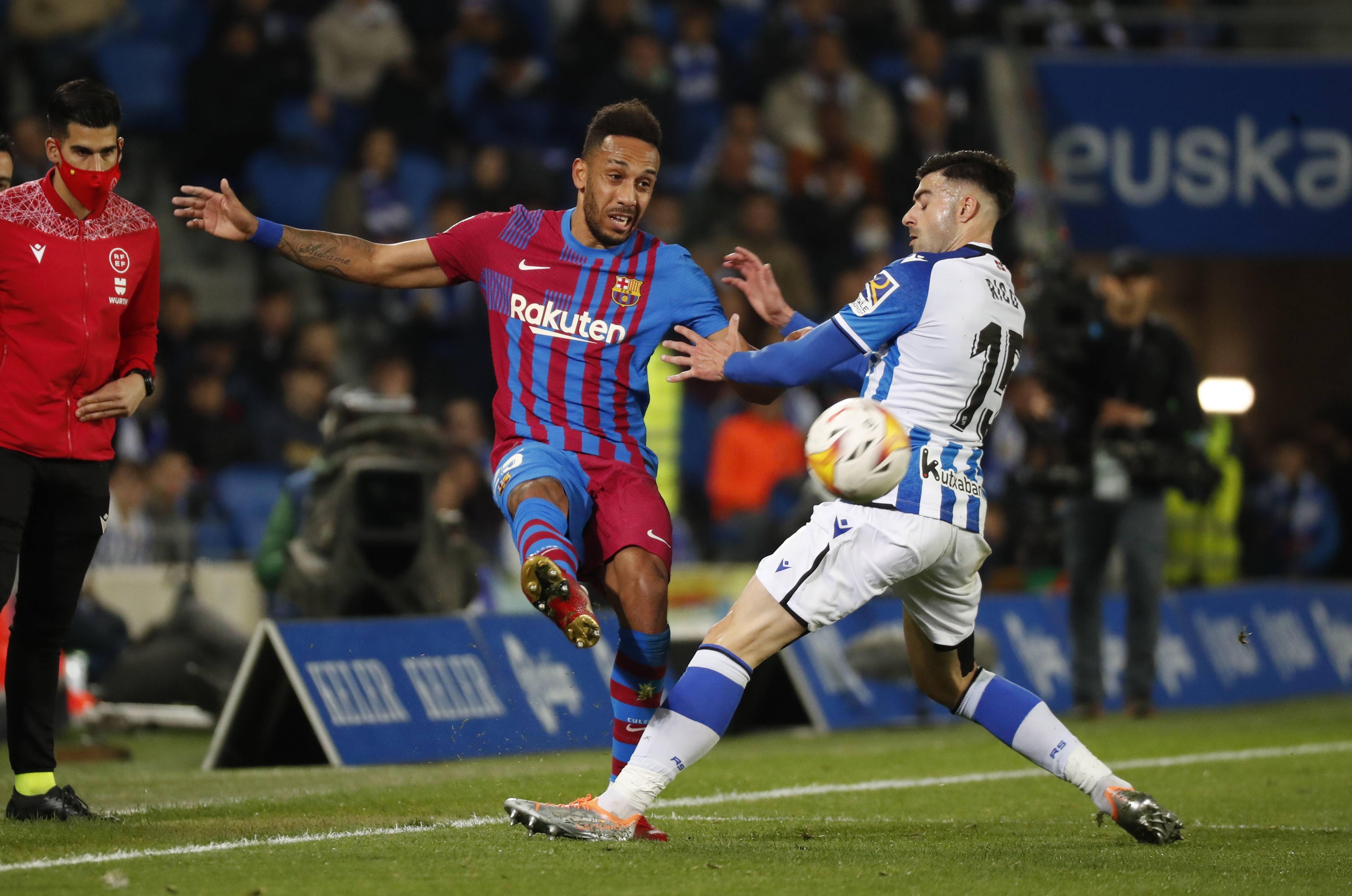 星空体育-皇家社会主场惨败，巴塞罗那近九轮不败