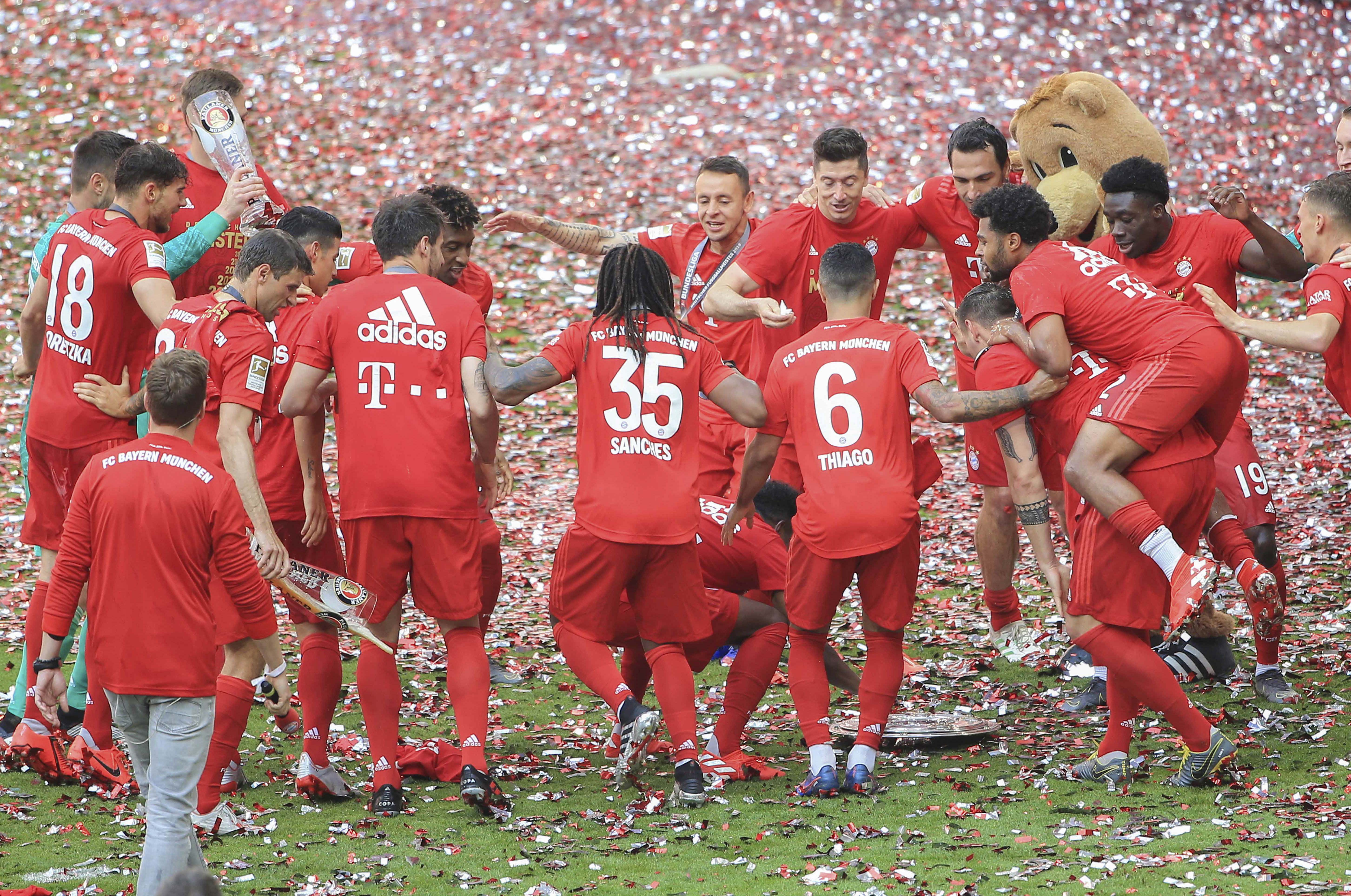 拜仁慕尼黑主场胜利,维持德甲榜首位置 拜仁慕尼黑主场胜利,维持德甲榜首位置