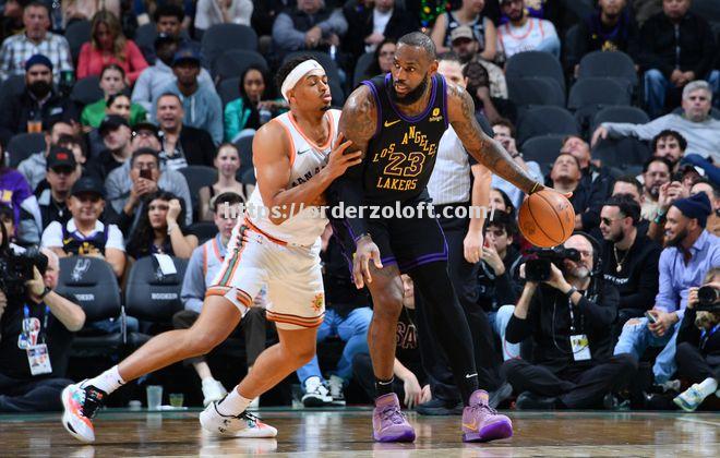 湖人主场大胜马刺，继续领先西部