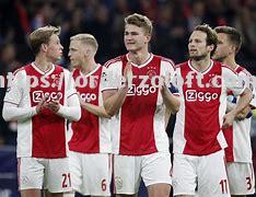 星空体育-阿贾克斯与斯莫尔纳单挑，高效进攻