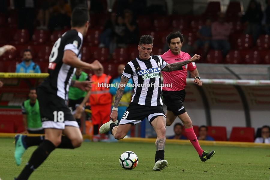 星空体育-佛罗伦萨阵中有伤兵，客场负于波尔图