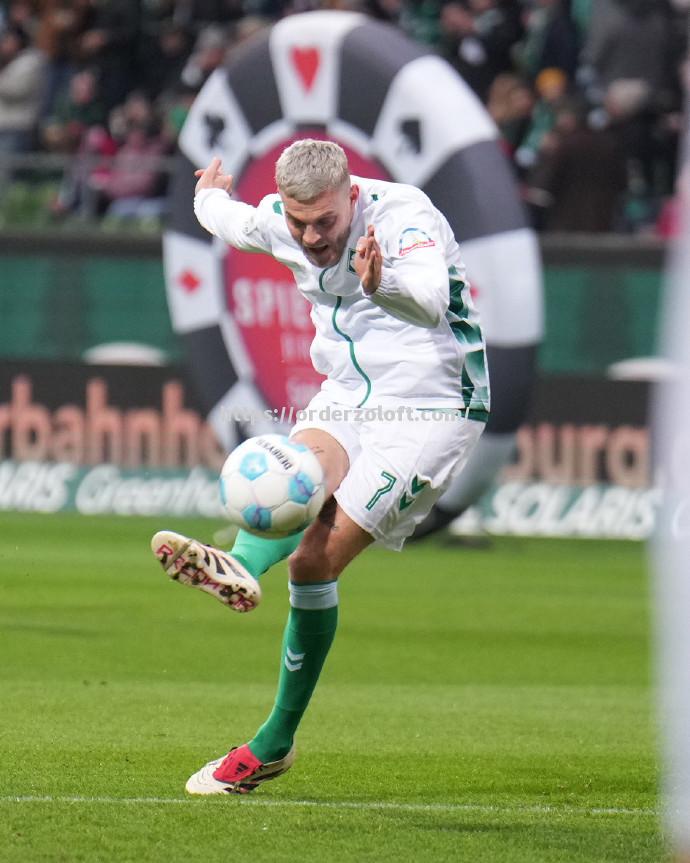 星空体育-沙尔克降级悬念加重，主场告负于云达不莱梅