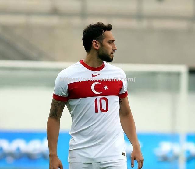 星空体育-意甲豪门国际米兰成功签下新前锋，加强攻击线