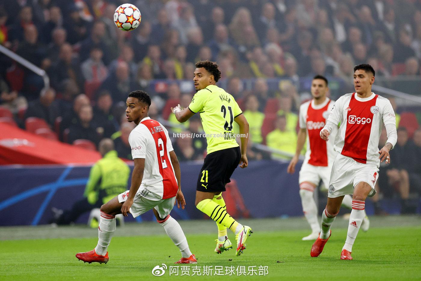 星空体育-阿贾克斯迎战多特蒙德，备受瞩目